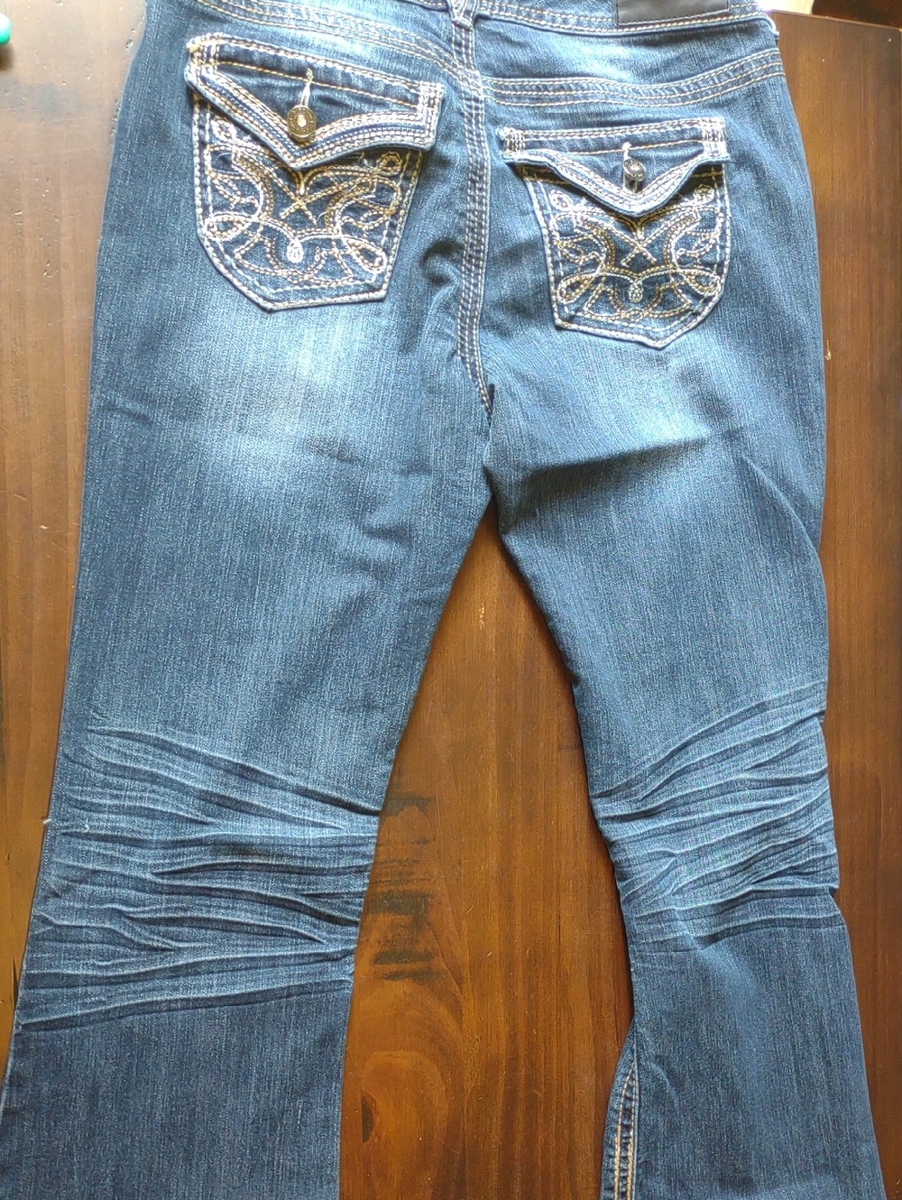 Embellished Back-Pocket Boot Cut Jeans in Medium Blue